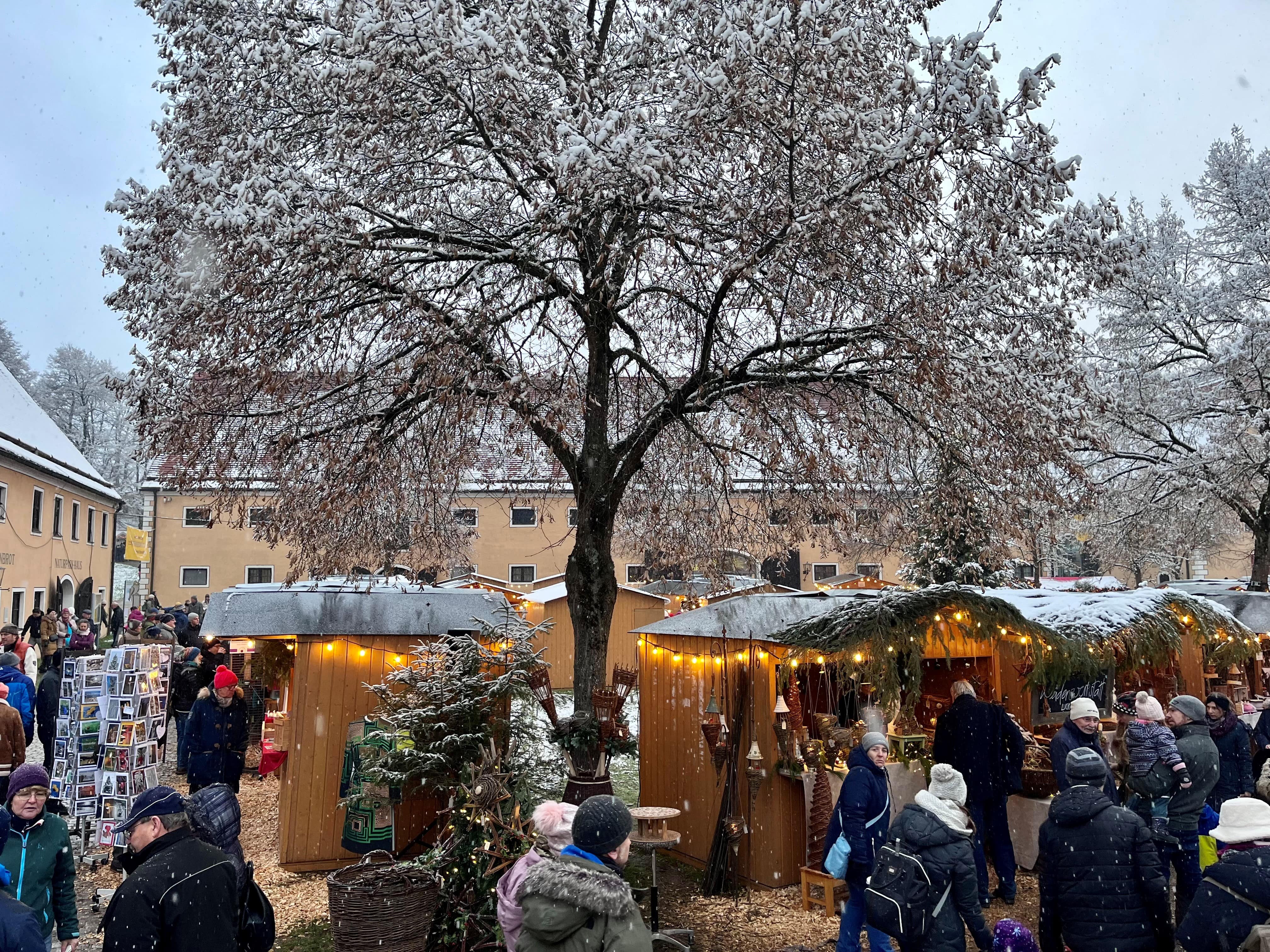 Weihnachtsmarkt beim Kloster Oberschönenfeld